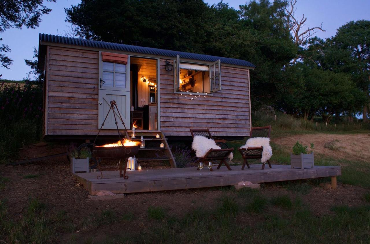 Tilbury Shepherd Huts With Hot Tubs Plus Holiday Cottages West Bagborough Exteriör bild