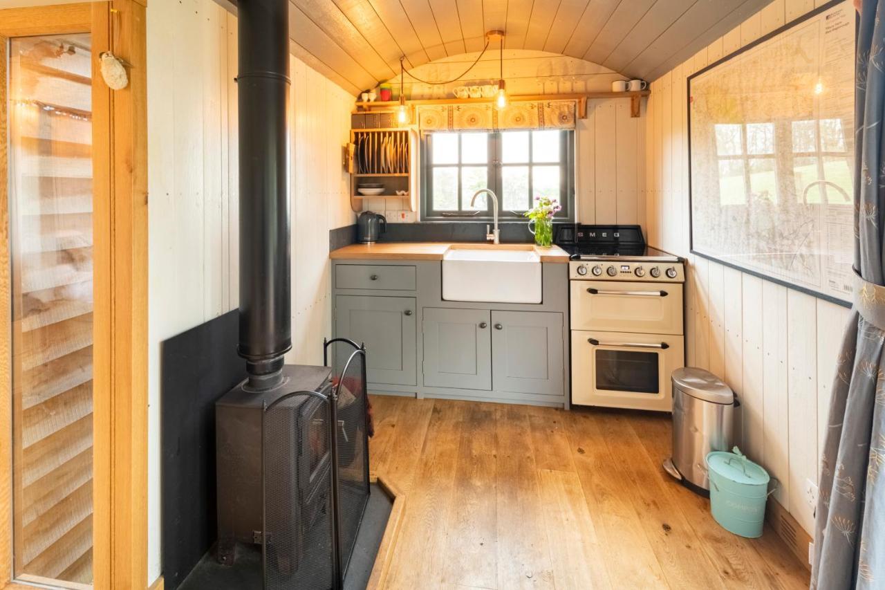 Tilbury Shepherd Huts With Hot Tubs Plus Holiday Cottages West Bagborough Exteriör bild