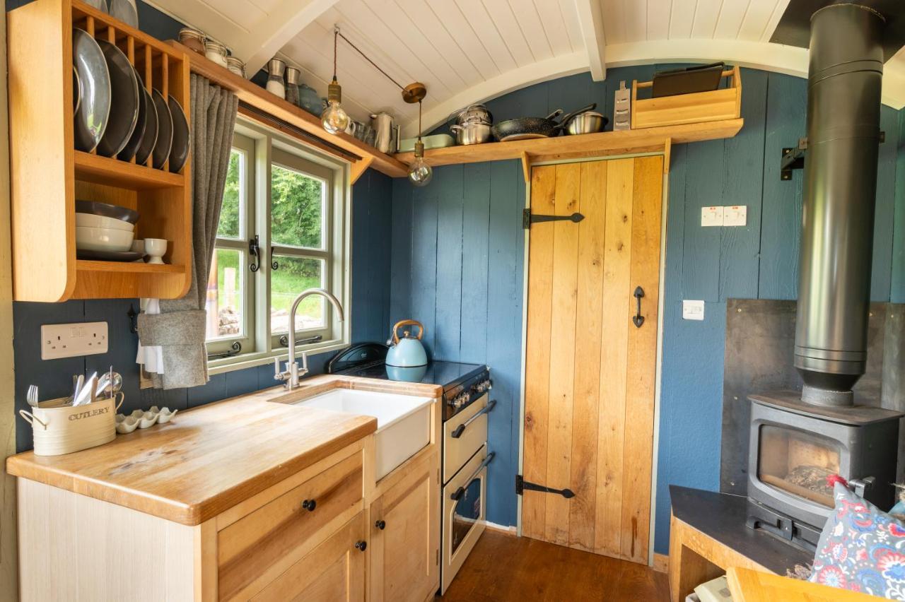 Tilbury Shepherd Huts With Hot Tubs Plus Holiday Cottages West Bagborough Exteriör bild