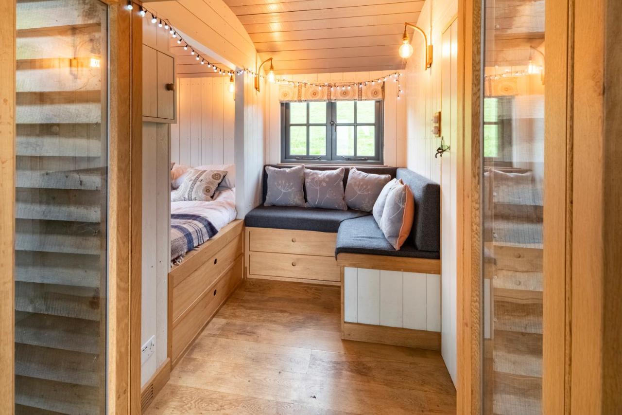 Tilbury Shepherd Huts With Hot Tubs Plus Holiday Cottages West Bagborough Exteriör bild