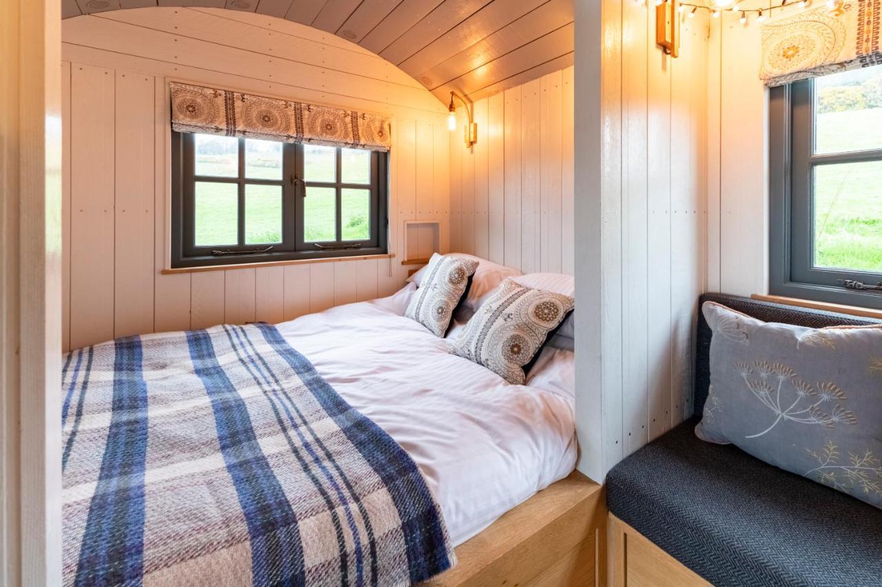 Tilbury Shepherd Huts With Hot Tubs Plus Holiday Cottages West Bagborough Exteriör bild